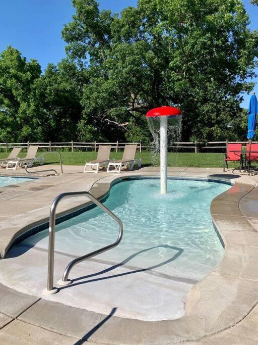 The Lake Fish-Amazing Views-Sleeps 24-Indoor-Outdoor Pools Branson Exterior foto