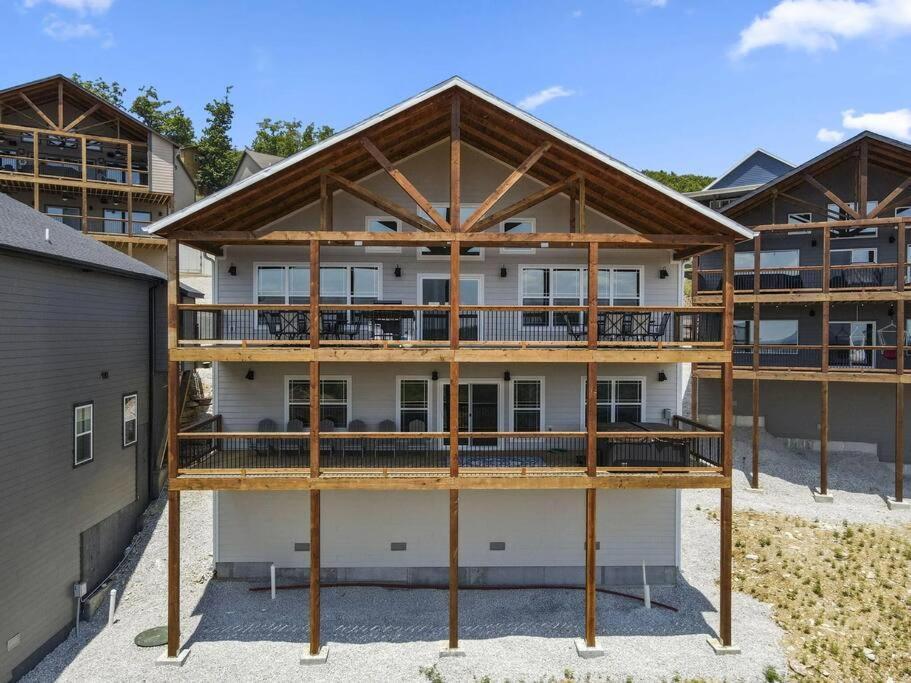 The Lake Fish-Amazing Views-Sleeps 24-Indoor-Outdoor Pools Branson Exterior foto